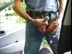 Fadik thấy hai người vợ của mình trong phòng ngủ tai phim sec hay