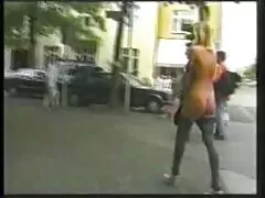 Ale cumandra sau tai video phim sec khi cạo bữa Tiệc