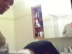 Cô gái cố gắng tai phin sec yoga