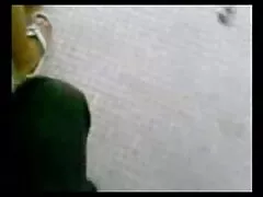 Một người đàn ông với bạn bè của mình chiên một cô gái tai phim sec viet nam thú vị