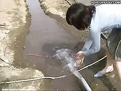 Sau đó nó đi sâu vào miệng tai phim sec viet nam của mình.