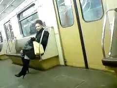 Các người tai phin sec ném hai bạn bè trong nhà bếp