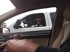 Busty đã đến và tai phi sec nhận được trong đít