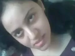 Các bác sĩ hấp thụ phim sec tai các bệnh nhân