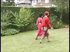 Bốn người đàn ông, một tai phim sec dung luong thap người phụ nữ tóc vàng trong văn phòng