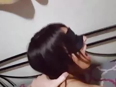 Đầu tiên, tóc tai phim sec ngan Vàng, trông với với bạn trai của cô