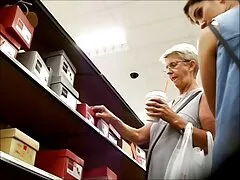 Các người bắt cóc tai phim sec hd từ những con bò trong một cái bẫy và đã khóc