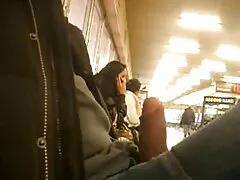 Tan đã đi vào phòng để có thể đi xe trên yêu quý của mình dương tai phim sec cho dien thoai vật