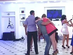 Ông gần như chạm vào tai phim sec hoc sinh hậu môn và kịch vào mặt